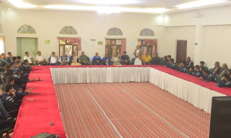 وزارة الشباب تنظم أمسية ومائدة إفطار لمنتخب الناشئين ونجوم الكرة اليمنية