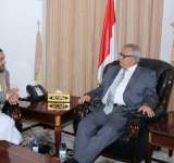 رئيس الوزراء يلتقي محافظ صنعاء