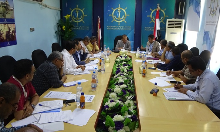 مناقشة آلية تنفيذ قرار مجلس الوزراء بشأن توفير احتياجات مؤسسة موانئ البحر الأحمر