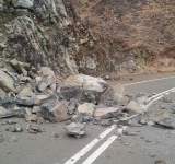 تحذيرات من الانهيارات الصخرية في المناطق الجبلية 