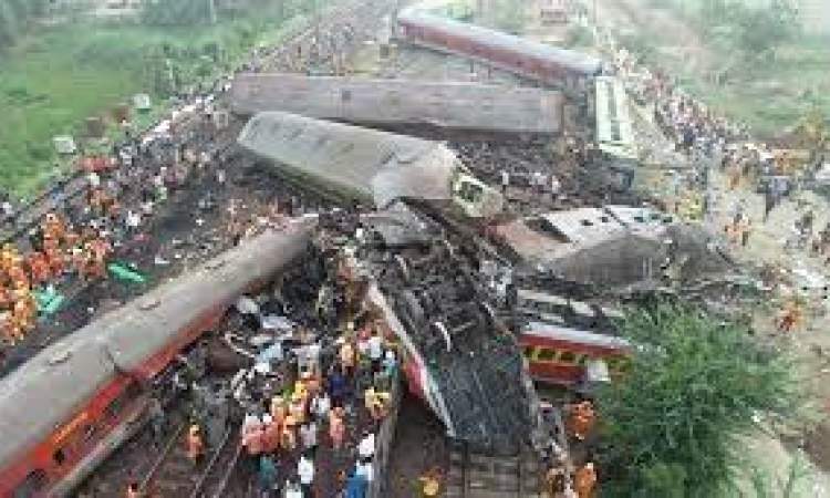 1288 قتيلا وجريحا باصطدام 3 قطارات في الهند