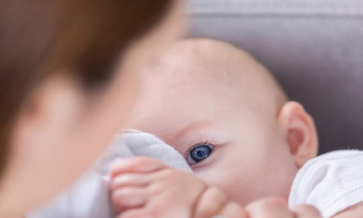 الرضاعة الطبيعية تساعد على نتائج اختبارات الأطفال المدرسية