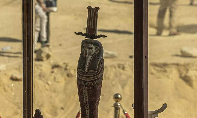 العثور على تمثال للالهة مصرية في شواطئ فلسطين المحتلة 