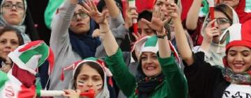 المشجّعات الإيرانيات سيعدن إلى ملاعب كرة القدم
