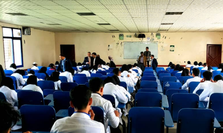 تدشين الإختبارات النهائية بمركز التعليم المستمر وخدمة المجتمع بجامعة إب