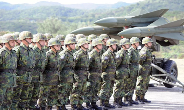 أمريكا تعلن عن مساعدات عسكرية ضخمة لتايوان