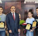 سفير اليمن في سوريا يُكرّم ثلاثة من الطلاب اليمنيين المتفوقين
