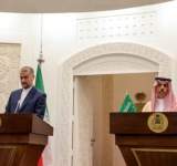 وزير الخارجية الإيراني يؤكد نجاح المحادثات مع الرياض