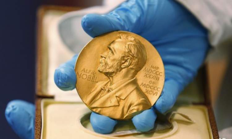 نوبل ترفع قيمة الجائزة المالية الممنوحة للفائزين