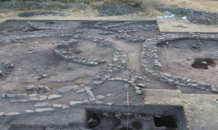 اكتشاف مقبرة قديمة عمرها حوالي 2900 عام في بيرو