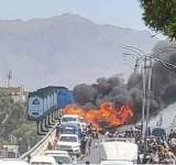 اخماد حريق بعد احتراق سيارتين في جسر عمران