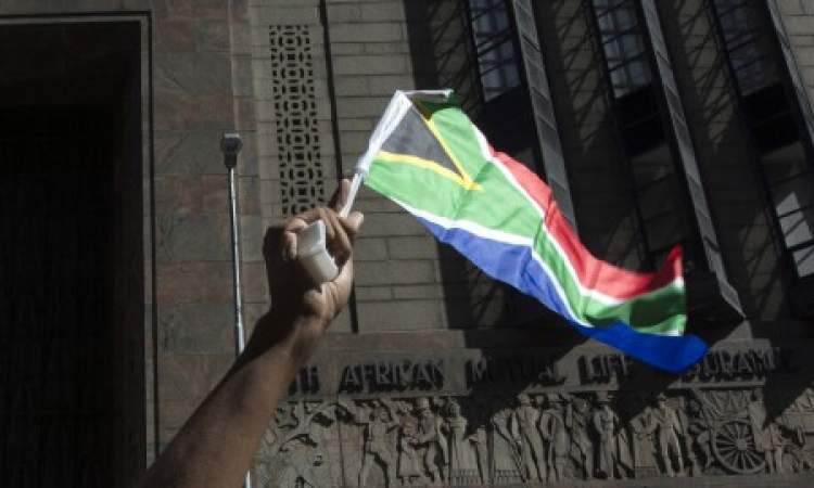  برلمان جنوب أفريقيا يصوت لتعليق العلاقات مع إسرائيل وإغلاق سفارتها 