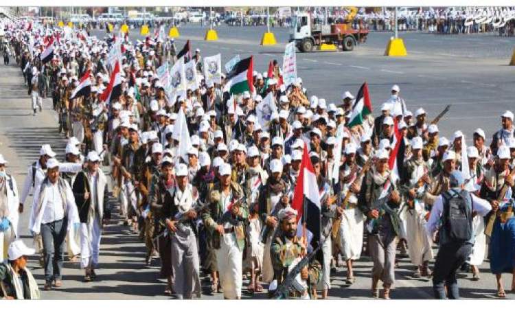 »لبيك يا أقصى« »يا قدس .. جند اللـه قادمون« استعراض عسكري لحشود شعبية في العاصمة صنعاء