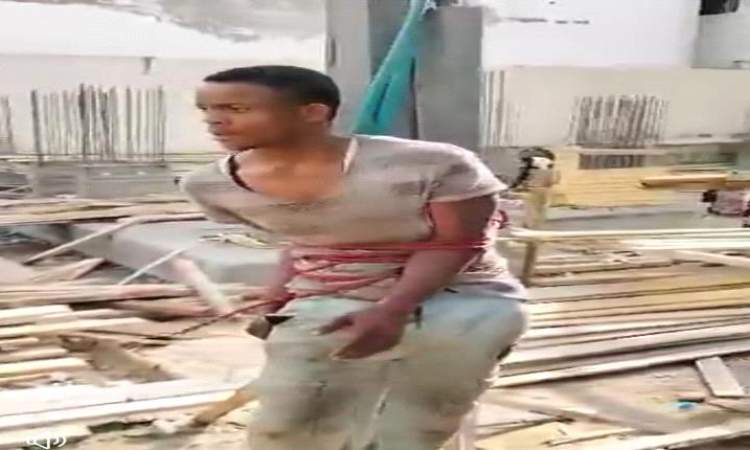 عناصر إجرامية تعذب شاب بصورة وحشية في عدن