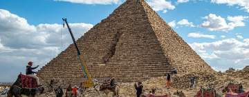 خبراء الاثار يمنعون مصر من تنفيذ مشروع إعادة تغليف الهرم الثالث بالغرانيت