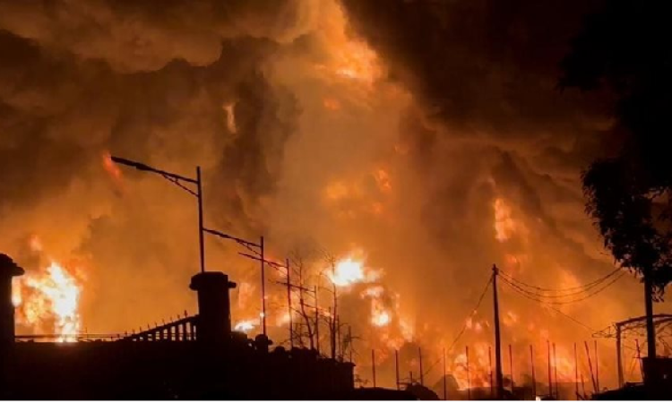 مصرع واصابة 15 شخصا باندلاع حريق في مصنع بالهند