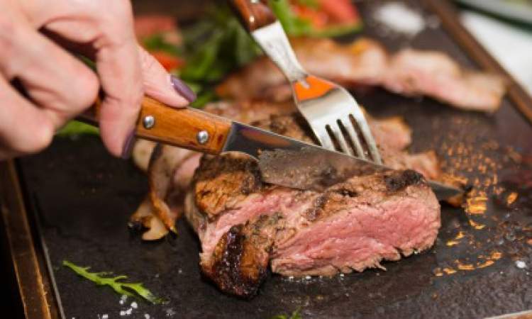 تأثيرات الإفراط في تناول اللحوم: 9 أمور يجب معرفتها
