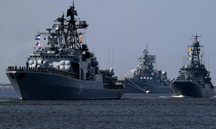 أضخم أسطول حربي في العالم يشارك في مناورات عسكرية مع البحرية السورية