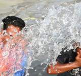 موجة حر شديد تجبر السلطات في بنغلادش على إغلاق المدارس